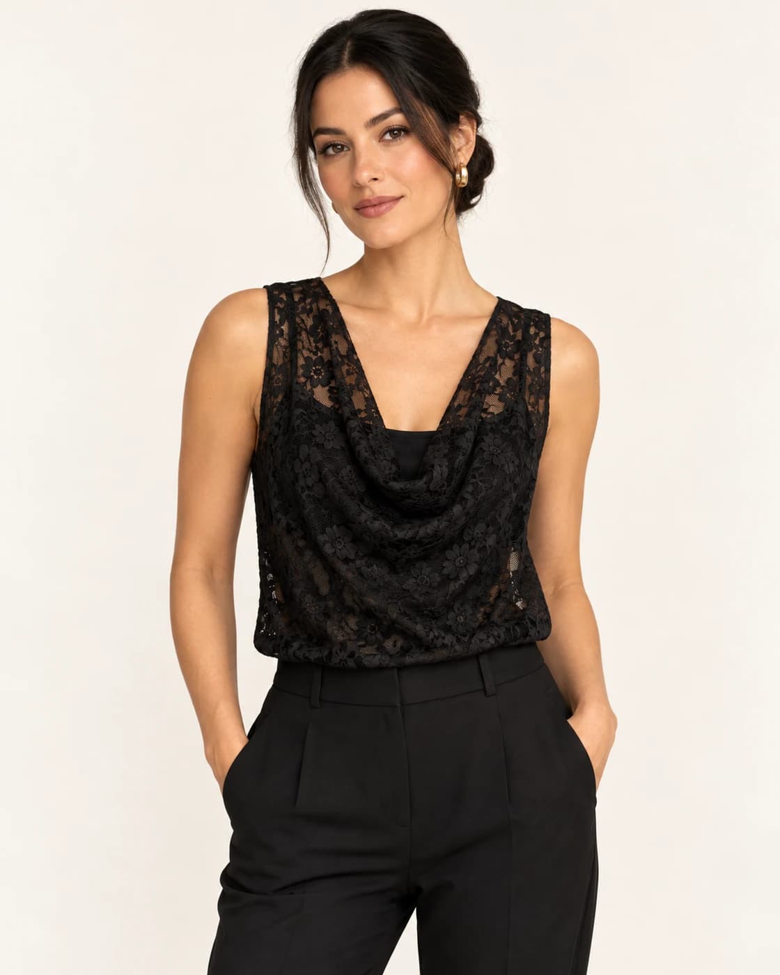 Blusa negra de encaje · vista frontal